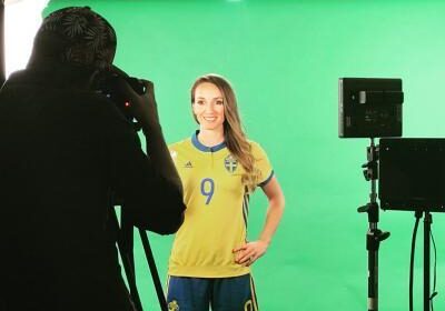 Filmning framför greenscreen i vår studio.